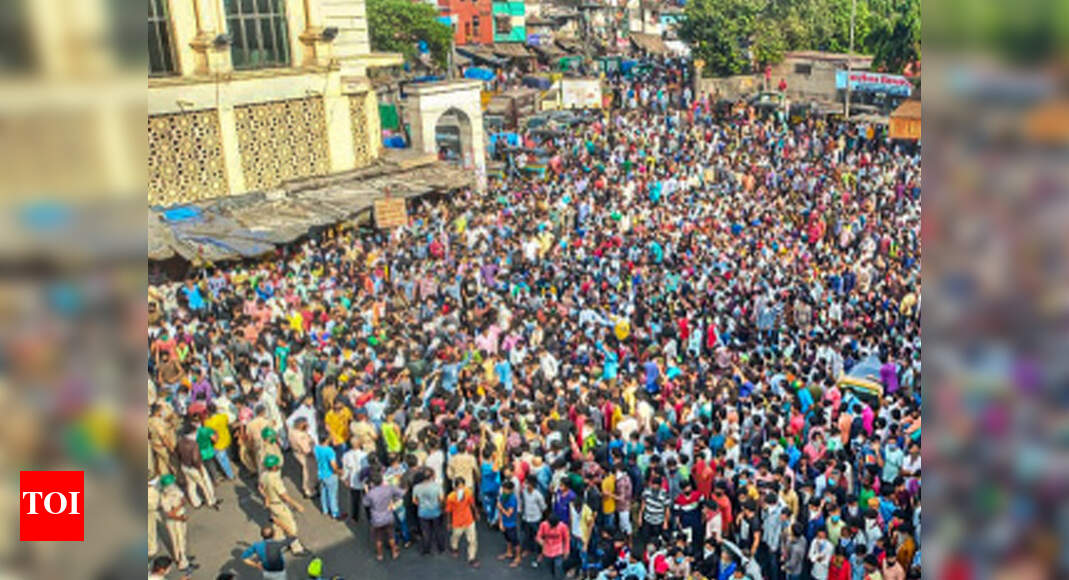 Mumbai: Thousands of migrant labourers protest near Bandra station ...