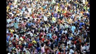 Migrants mass near Bandra station to go home, hundreds of FIRs filed ...