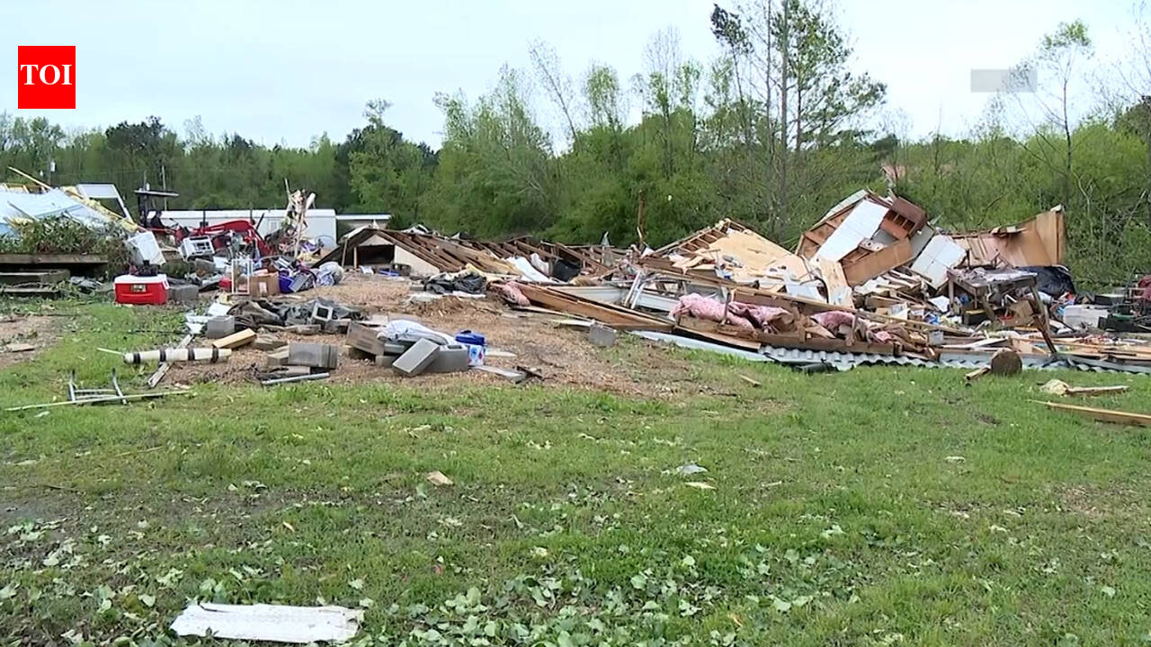 US: Deadly storms leave widespread damage across south