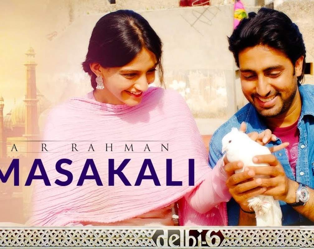 
Watch Popular Hindi Song 'Masakali' Sung By Mohit Chauhan Starring Abhishek Bachchan, Sonam Kapoor, Atul Kulkarni, Divya Dutta, Om Puri, Rishi Kapoor, Waheeda Rehman
