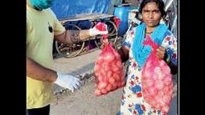 Group steps in to feed the poor and monkeys in Karimnagar