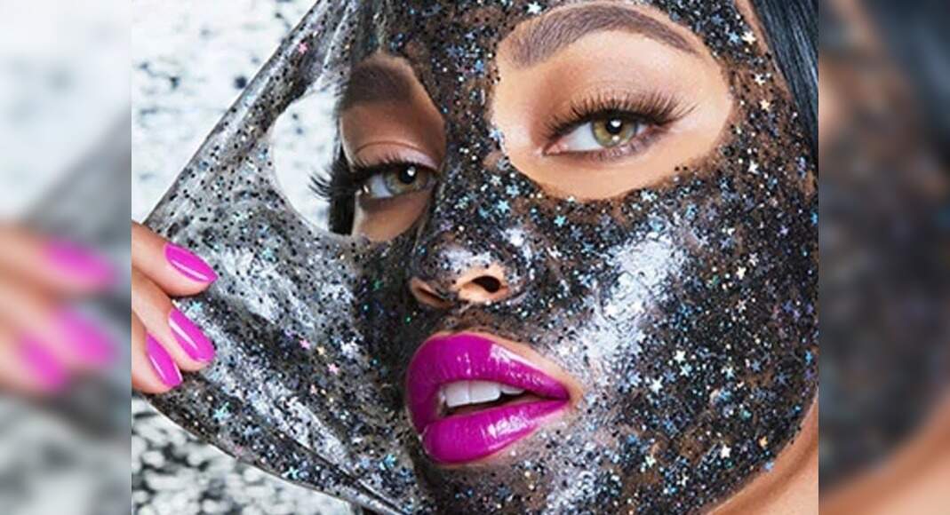 Make your own glitter mask at home with the help of this trick