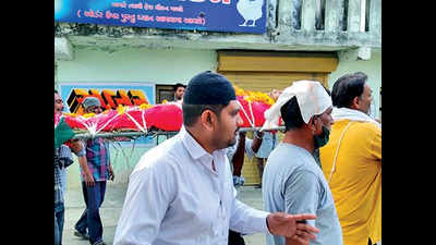 Gujarat: Muslims perform Hindu rituals to help cremate Bhavnagar woman