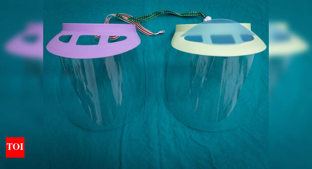 Face shields are better than masks, according to experts. Here's how