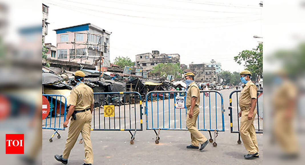 Kolkata Most fall in line, some play catandmouse with cops Kolkata