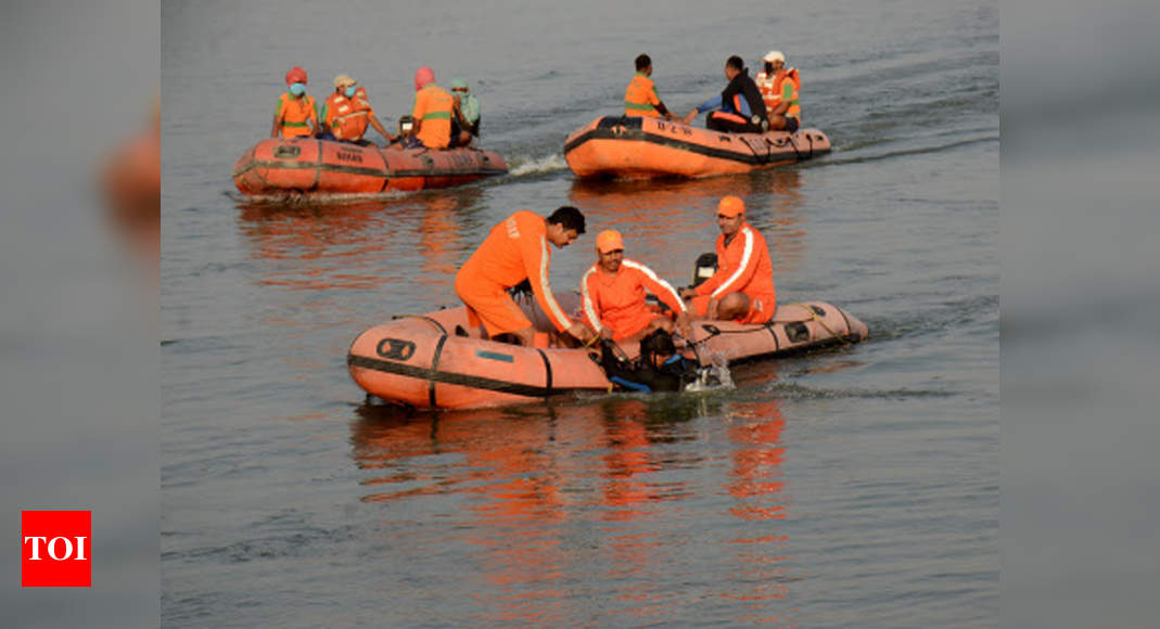 Bihar One Dead 3 Missing As Boat Capsizes In Ganga Patna News Times Of India 0166