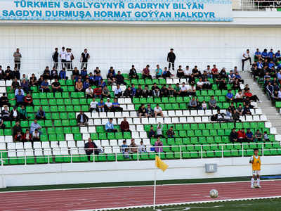 500 fans watch as football resumes in Turkmenistan