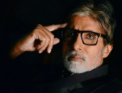 Here’s what Amitabh Bachchan has to say about smartphones