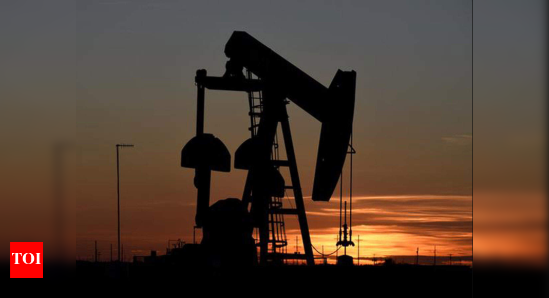 US oil rebounds, back in positive territory