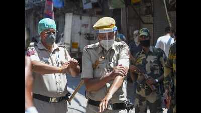Delhi: 160 cops from Chandni Mahal, Nabi Karim police stations undergo coronavirus test