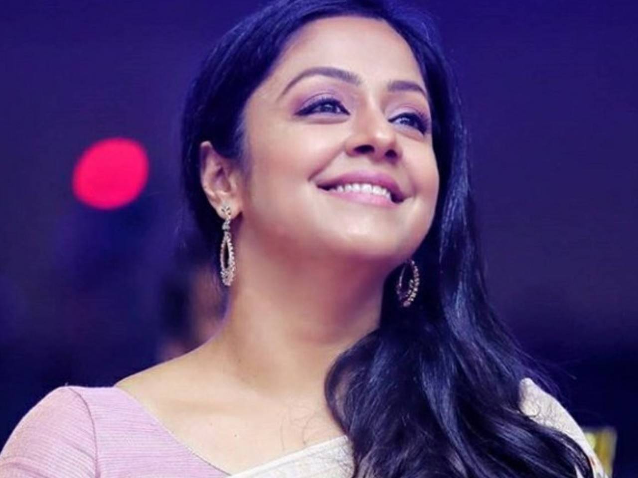 Fans display their support to Jyothika for her bold speech | Tamil ...