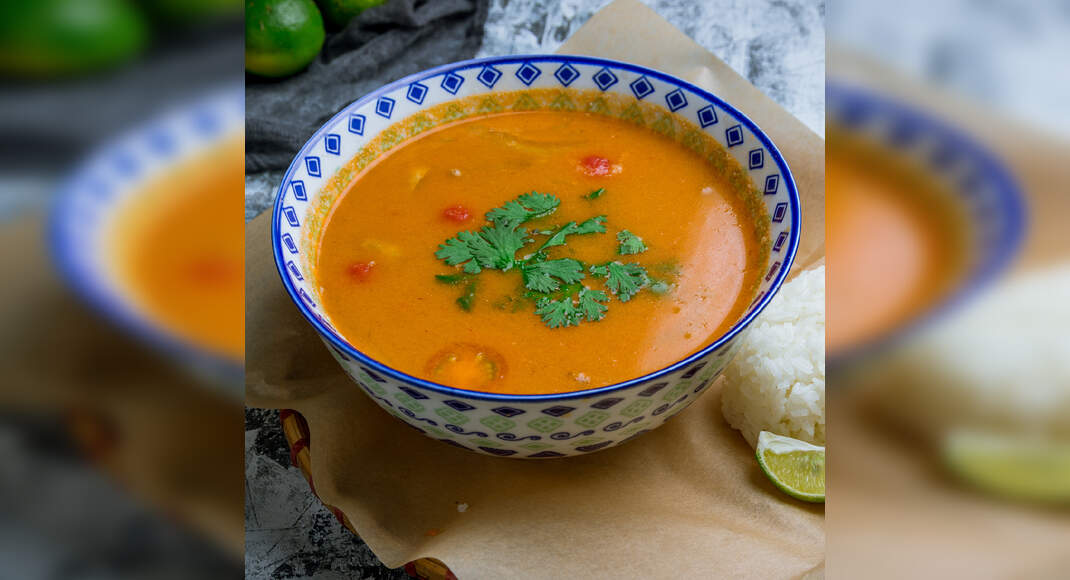 Vegetable Tom Yum Soup Recipe: How to Make Vegetable Tom Yum Soup Recipe | Homemade Vegetable Tom Yu