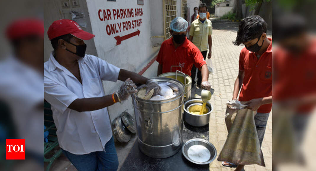 Hunger centres keep many going in Delhi