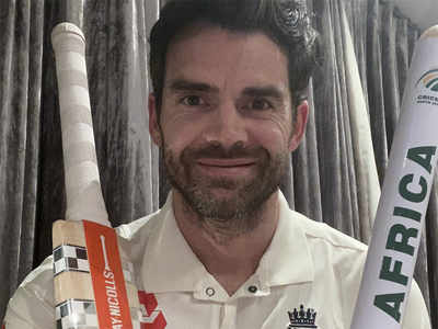COVID-19: James Anderson to auction signed Test shirt, bat to raise funds