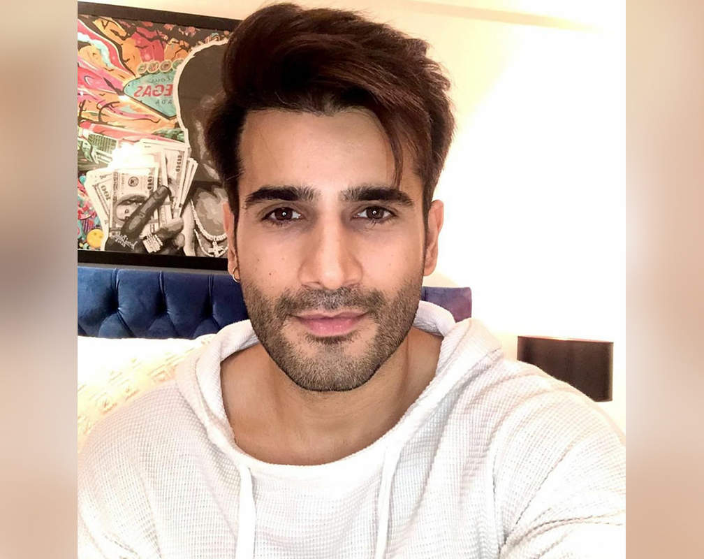 
Karan Tacker shared a #mondaymotivation post and it's drawn a bunch of cool reactions from other actors
