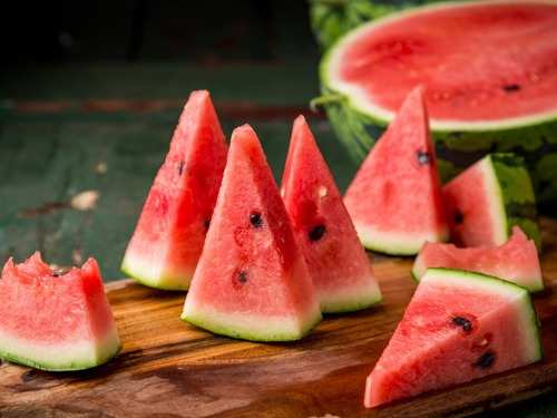 Do not eat immediately after eating watermelon, these things can cause a lot of damage to health