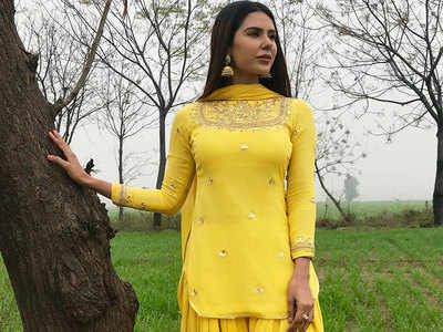 This day that year: Two years back THIS Punjabi kudi look of Sonam Bajwa from ‘Carry On Jatta 2’ took the internet by storm