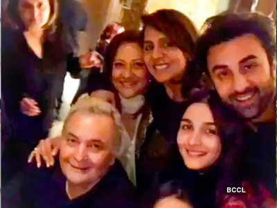 Throwback: When Rishi Kapoor gave his blessings to Alia Bhatt-Ranbir  Kapoor's jodi: I like her, Ranbir likes her | Hindi Movie News - Times of  India