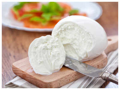 How to make fresh Mozzarella cheese at home?