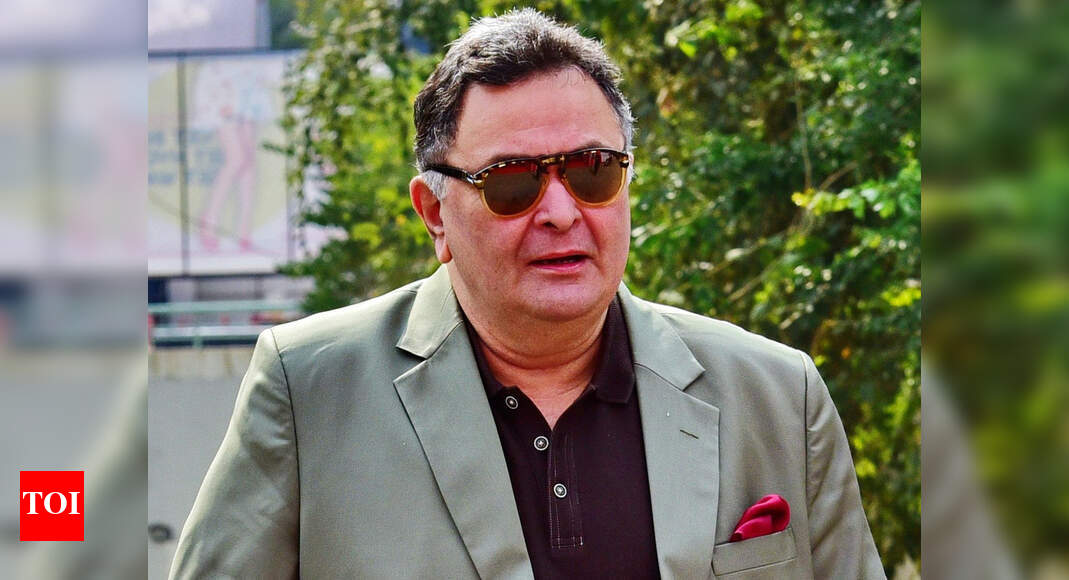Rishi Kapoor cremated; Alia, Saif, Kareena, Abhishek attend last rites