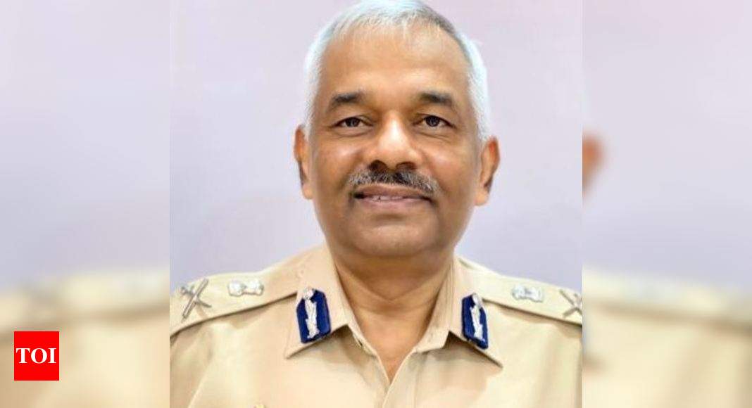 Navi Mumbai: Police chief's plan to cheer up cops, elderly during ...