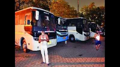 Delhi: 45 buses leave for Kota to get 800 students