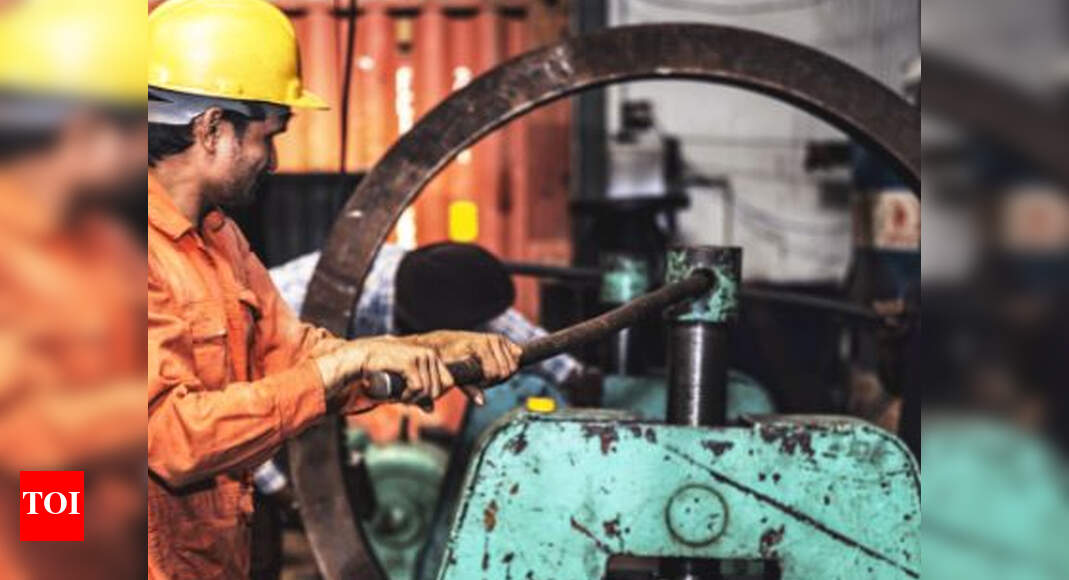 Karnataka government mulls change in law to allow 12hour shifts in