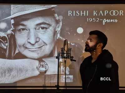Bollywood singer Suryaveer pays tribute to Rishi Kapoor on social media, sings his iconic songs