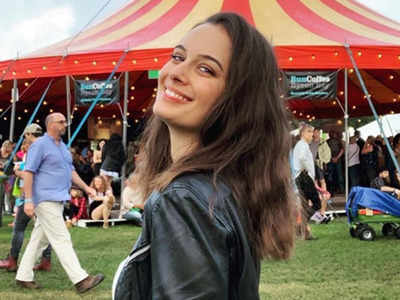 'Saaho' actress Evelyn Sharma starts her day on a positive note by sharing a delightful throwback picture