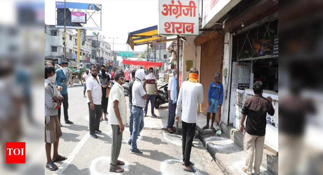 Liquor Shops Open in Lucknow Tipplers run for booze in Lucknow after