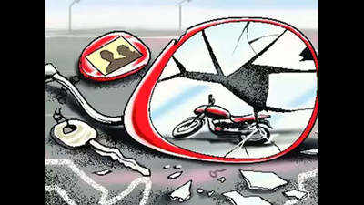 Health worker on bike skids trying to save dog on Mumbai-Ahmedabad national highway