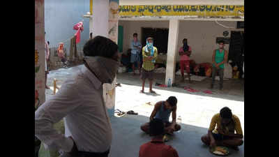 Telangana: Ranga Reddy judges supply food to stranded migrant workers