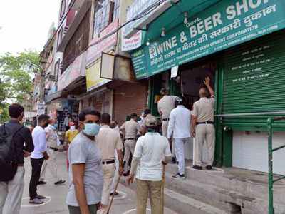 Tax on Liquor in Delhi: Delhi govt imposes 70% 'special corona fee ...