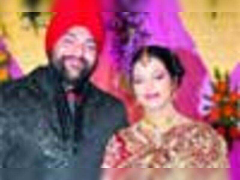 Punjabi one DJ Amit played at this wedding reception of Dr Jagveer Singh  Saluja and Richa | Events Movie News - Times of India