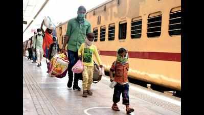 More than 4,000 UP, Bihar migrants leave Vadodara