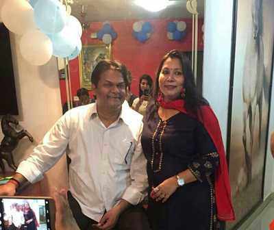 #LockdownCelebrations: Akhilendra Mishra celebrates anniversary at home