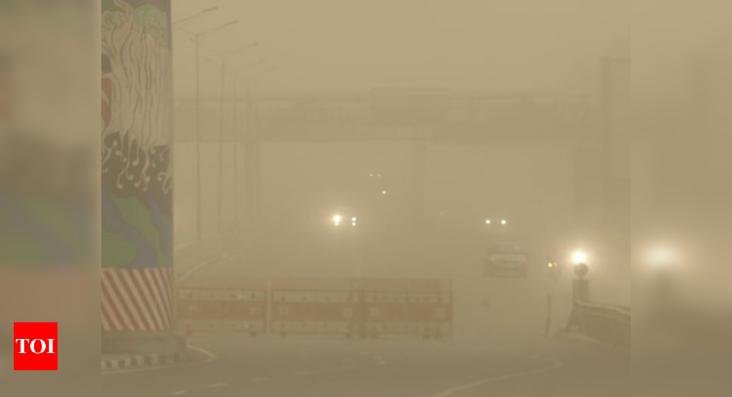 Dust Storm In Delhi Dust Storm Brings Temperature Down In Delhi Ncr