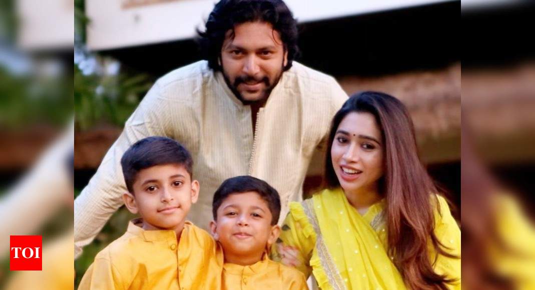 Photo: Jayam Ravi turns hairstylist for his son | Tamil Movie News - Times  of India