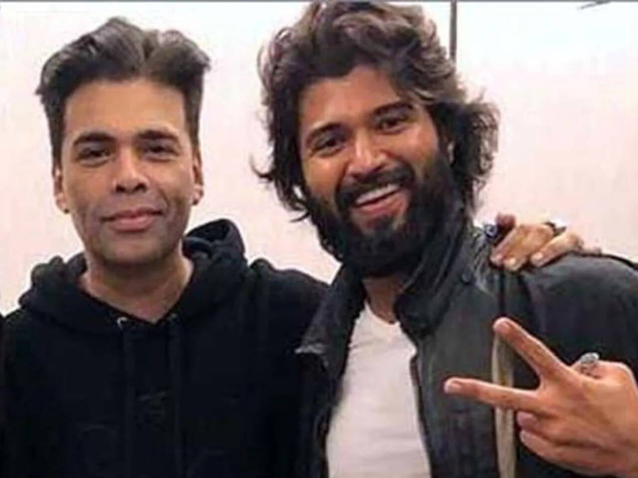 'Arjun Reddy' star Vijay Deverakonda thanks Karan Johar for his adorable wishes; says 'I feel a responsibility to give you a massively memorable film' | Hindi Movie News - Times of India 'Arjun Reddy' star Vijay Deverakonda thanks Karan Johar for his adorable wishes; says 'I feel a responsibility to give you a massively memorable film' | Hindi Movie News - Times of India