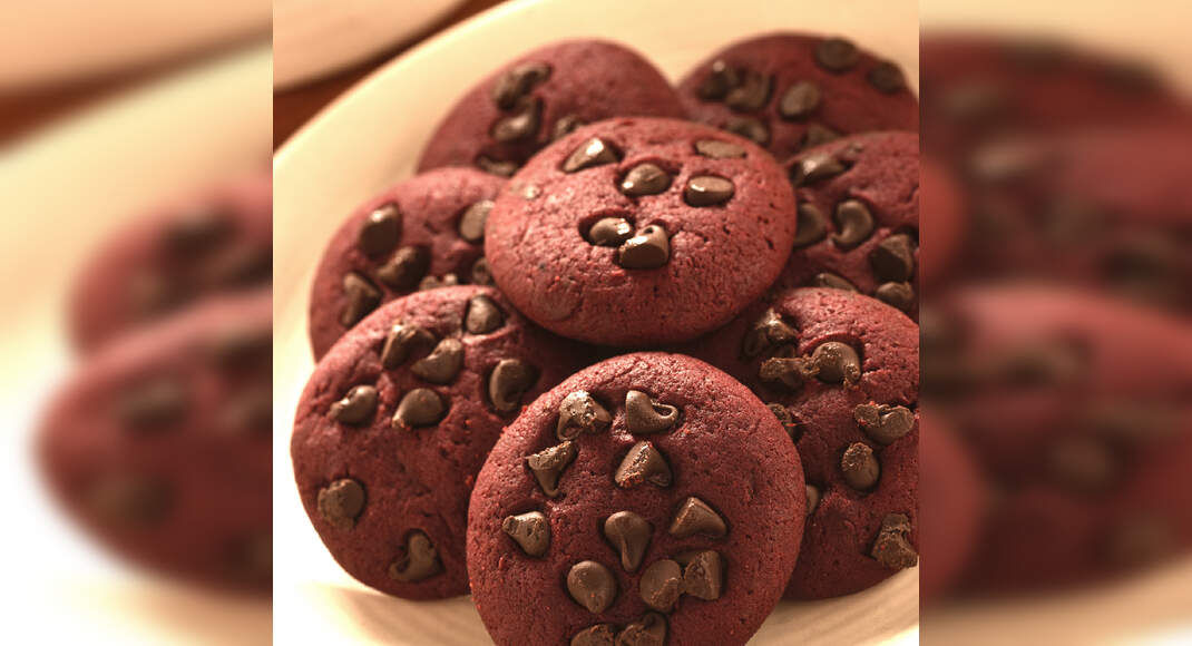 Red Velvet Cookies Recipe: How to make Red Velvet Cookies Recipe at Home | Homemade Red Velvet Cooki