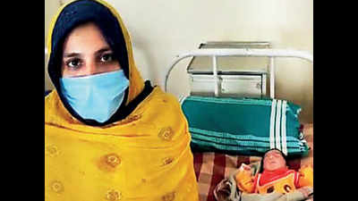 Bengaluru: Hospitals shut door over coronavirus fear, woman gives birth in auto