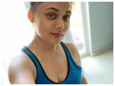 Prarthana Behere is rocking her post-workout selfie; see pic
