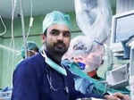 People are hailing this doctor, who removed protective gear to save critical COVID-19 patient