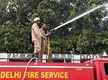 
Delhi: In times of coronavirus, firemen save the day for this family
