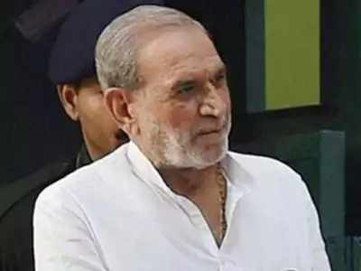 SC declines interim bail to Sajjan Kumar serving life term in anti-Sikh riots case