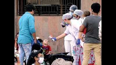 Ahmedabad: As first regular train leaves, 41 with fever turned back