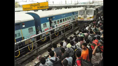Migrants arrive at Secunderabad Railway Station