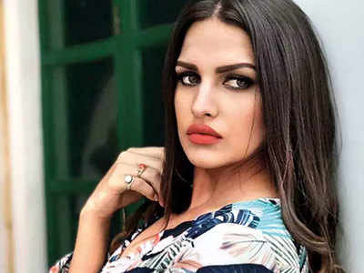 Himanshi Khurana has THIS to say about the roumour of unfollowing Jassie Gill on social media due to Shehnaaz Gill