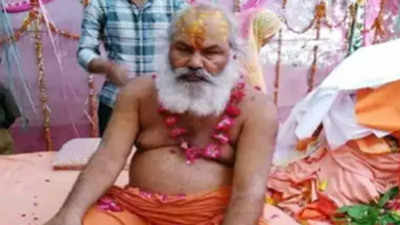 Seer Shobhan Sarkar, who had dreamt of tonnes of gold buried in ruins of Unnao's village, passes away