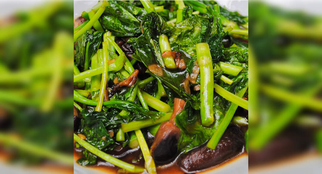 Kale and Mushrooms in Ginger Sauce Recipe: How to Make Kale and